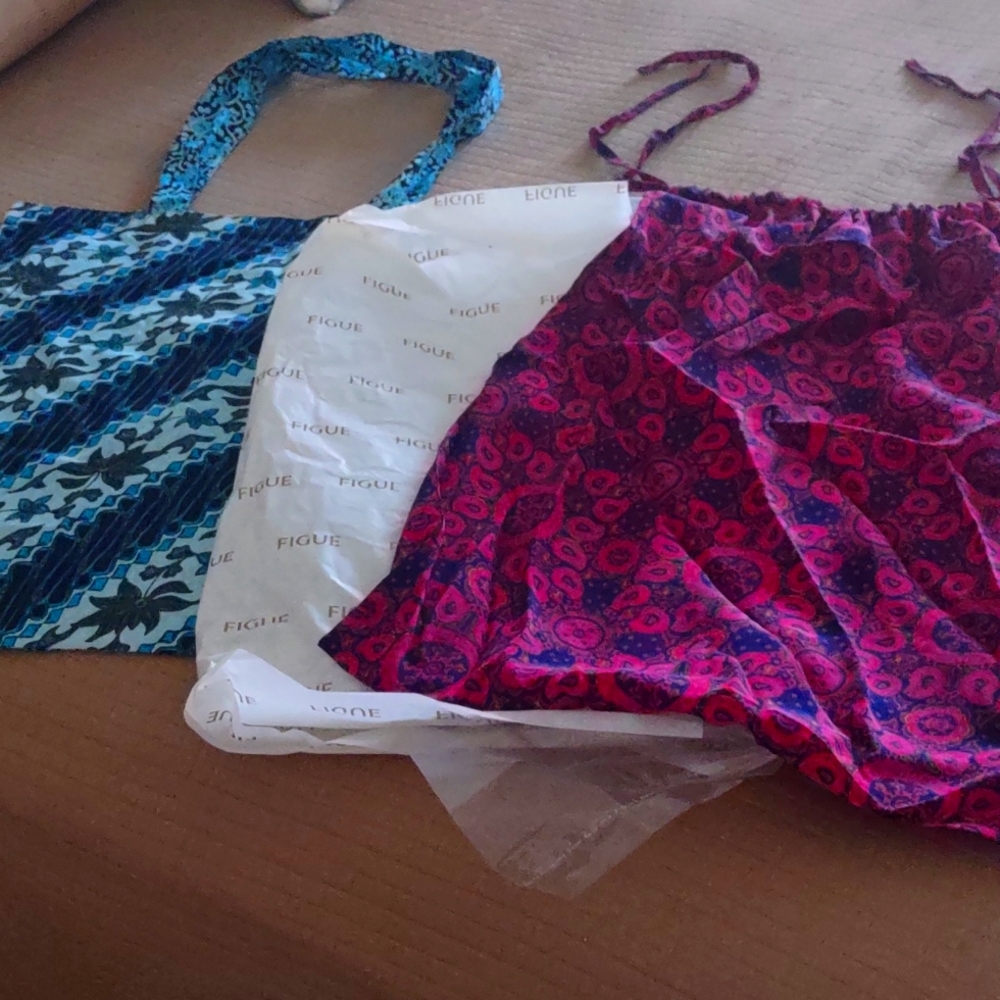 2 figue totes. Blue is cotton. Pink and navy. silk